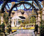 Bellagio Resort & Casino in Vegas features botanical gardens Bellagio Resort & Casino in Vegas features botanical gardens