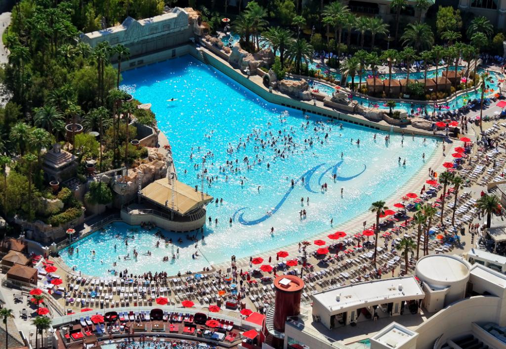 The 10 Best Las Vegas Pools to Suit Your Style - In The Loop Travel