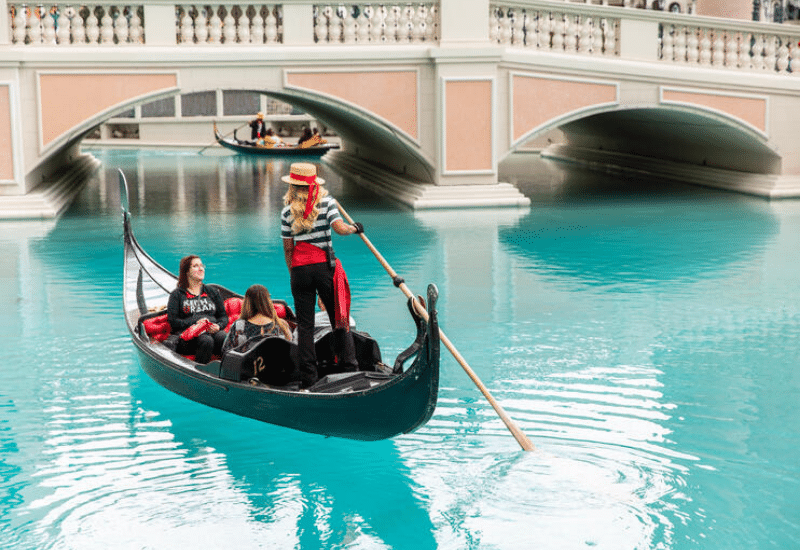 A Gondolier's Guide to the Perfect Date Night for Couples