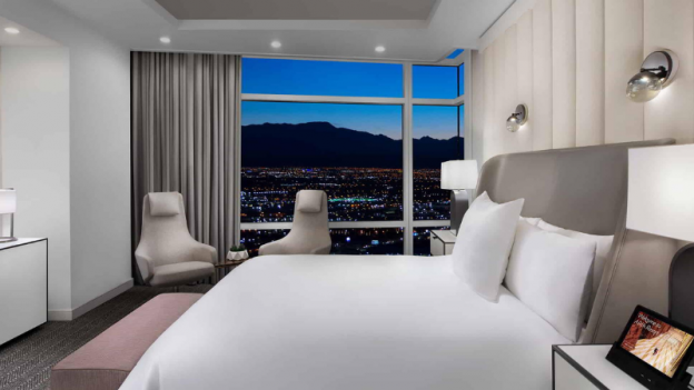 The Most Glamorous Luxury Suites In Las Vegas 2024 Las Vegas Direct   Aria Sky Suites Bedroom 624x351 